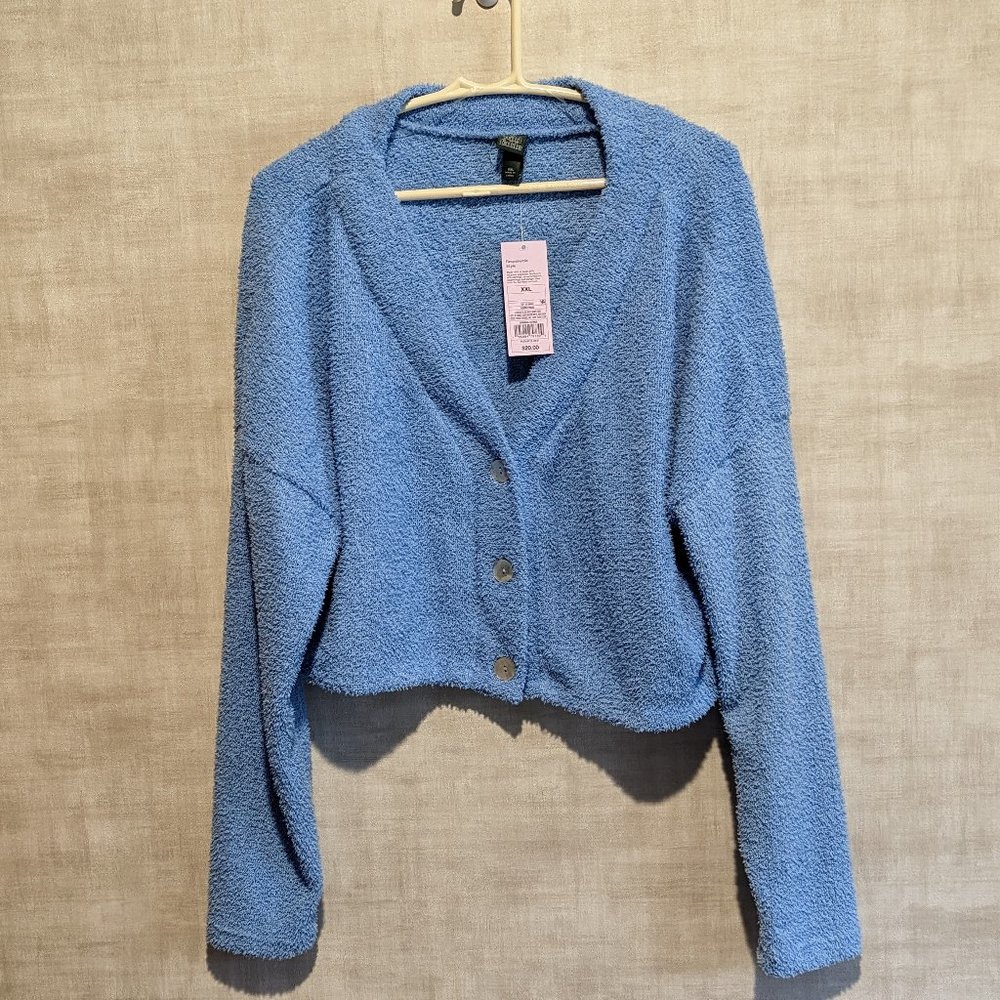 WILD FABLE LONG SLEEVE BLUE CROP TOP BUTTON FRONT SWEATER